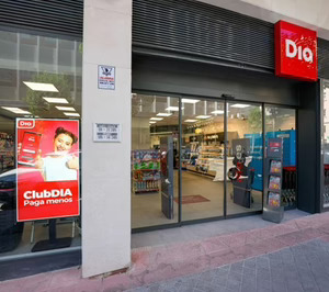 DIA inaugura su primera tienda del año en Andalucía, pero cierra otras doce