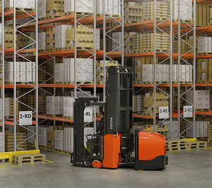 Toyota extiende y mejora la gama de carretillas para pasillo estrecho VCE