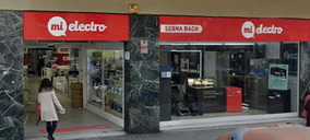 Serna Bach cierra una tienda