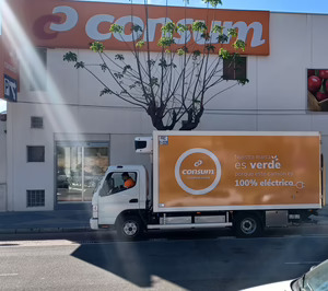 Consum suma tres vehículos 100% eléctricos