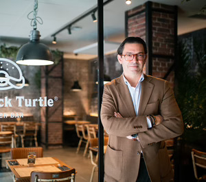 Antonio Pérez se hace con el control de The Black Turtle