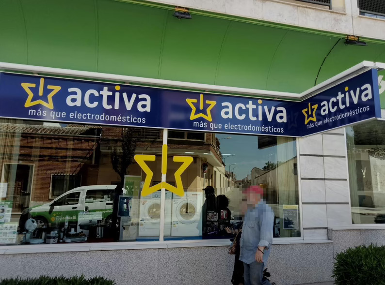 Las tiendas Activa se convierten en baristas con De’Longhi