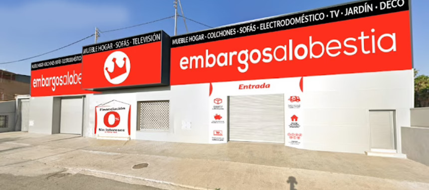 Embargosalobestia traslada tienda en Murcia