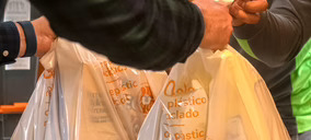 Consum implanta un sistema de recogida a domicilio de las bolsas de plástico de su ecommerce