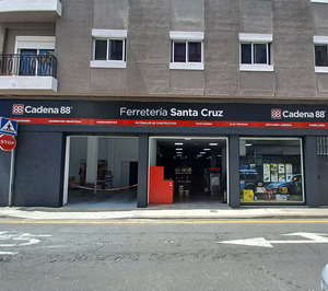 Ferretería Santa Cruz renueva su punto de venta de la mano de Cadena 88