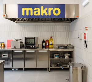 Makro Portugal promueve cocinas ciegas para sus clientes de la mano del dueño de Cooklane