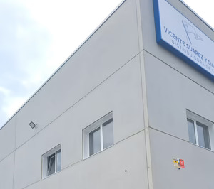 Vicente Suárez distribuirá 30.000 t de sal desde su nuevo almacén de Laracha