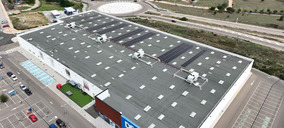 Decathlon instalará 12.542 m² de placas fotovoltaicas que cubrirán alrededor del 35% del consumo en 17 centros