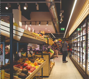 Superservis asume la gestión de un Covirán en la Ciudad Condal y eleva a siete su red de tiendas