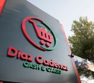 Díaz Cadenas inaugura su octavo cash familiar de Sevilla tras crecer un 31%