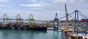 El puerto de Valencia recorta un 6,8% el movimiento de mercancías