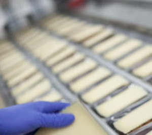 La Vasco-Navarra hace buena la apuesta por su planta de envasado y sigue creciendo en libreservicio