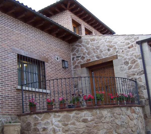 Centenari renueva la gestión de una de sus viviendas de mayores