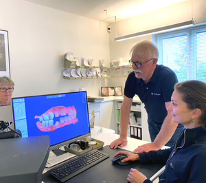 Corus refuerza su presencia en Dinamarca con la adquisición de Bruuns Dental