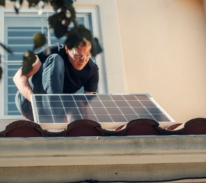 Fece firma un acuerdo con Iberdrola para proporcionar a sus asociados Paneles y Placas solares y Puntos de recarga eléctricos