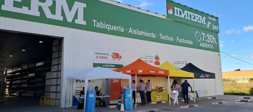 Idaterm celebra una jornada con proveedores y clientes en su nuevo almacén de Valencia
