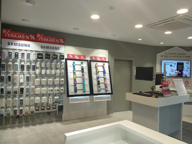 PhoneHouse incorpora en sus tiendas los servicios de protección a personas y del hogar de Movistar