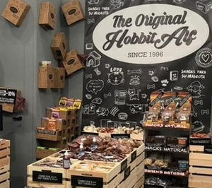 Hobbit Alf aborda el gran consumo y el mercado europeo con la nueva planta de Alkura Petfood