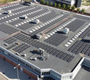 Alcampo estrena en dos hipermercados sus primeras cubiertas fotovoltaicas