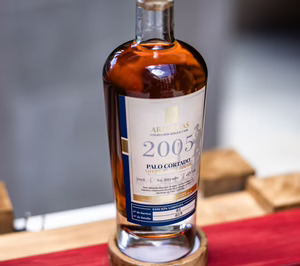 Arehucas completa potentes inversiones en su destilería canaria y mantiene su apuesta por el vector prémium