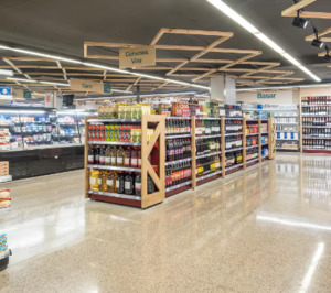 Valvi y Transgourmet compran cuatro supermercados Superestalvi en Barcelona