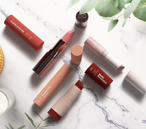 Quadpack avanza en monomateriales con nuevas familias de pintalabios