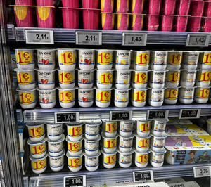 El mercado de yogures y postres pierde valor con el récord de la MDD y el movimiento estratégico de Danone