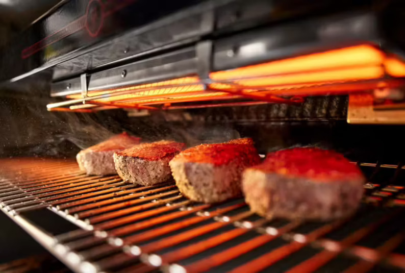 Weber presenta novedades, incluida la barbacoa en formato viaje