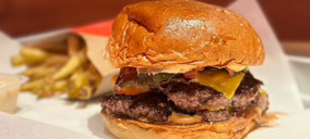 Una cadena de pizzerías lanza una marca de hamburgueserías que tendrá tres locales este año