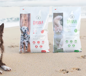 Nugape lanza la marca prémium Danna Pet Food