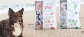 Nugape lanza la marca prémium Danna Pet Food
