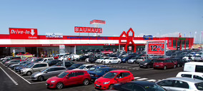 Bauhaus se alía con Eranovum para instalar puntos de recarga de vehículo eléctrico en ocho de sus tiendas