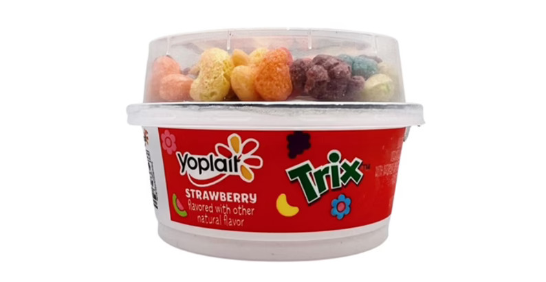 Yogur Yoplait bajo en grasa y aromatizado con cereales Trix [1]