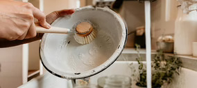 Jabones Beltrán prepara el lanzamiento de un lavavajillas a mano sólido