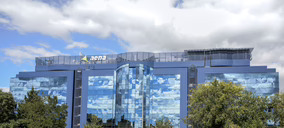 Aena construirá dos plantas fotovoltaicas en los aeropuertos de Barcelona y Reus