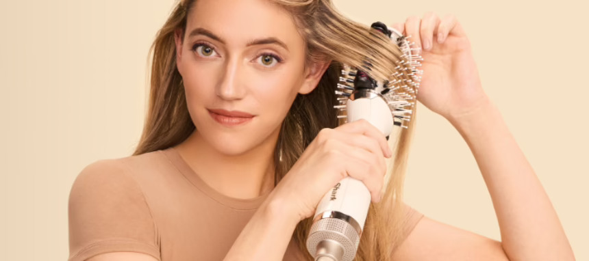 Shark Beauty suma el cepillo térmico alisador SmoothStyle