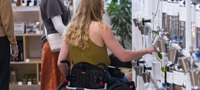 Rehagirona reorganiza su actividad y presenta nuevas sillas de interior y otras novedades