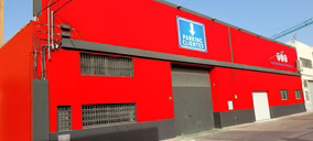 Superplús estrena un nuevo modelo de tienda y anagrama