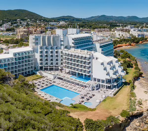 Meliá reforma y cambia la marca de uno de sus hoteles en Ibiza