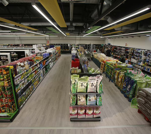 El juez suspende la venta de El Economato y otras doce tiendas de El Arco a Grupo Cuevas