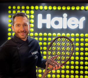 Haier y David Pallás presentan una raqueta de chocolate en el Mutua Madrid Open