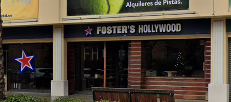 Fosters Hollywood cierra cuatro de sus locales