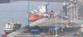 El puerto de A Coruña firma el mejor abril de su historia