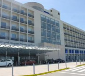 Las obras para ampliar la unidad de hemodiálisis del Hospital de La Ribera arrancarán en junio