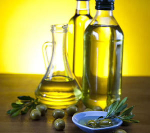 La producción nacional de aceite de oliva aumenta un 22%, pero queda lejos de un nivel medio