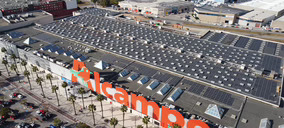 Alcampo estrena cubiertas fotovoltaicas en dos hipermercados de Sevilla y Barcelona