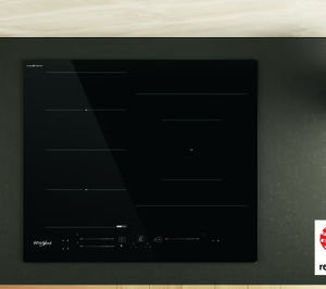 La placa de inducción con CleanProtect de Whirlpool premiada en los Red Dot Awards 2024