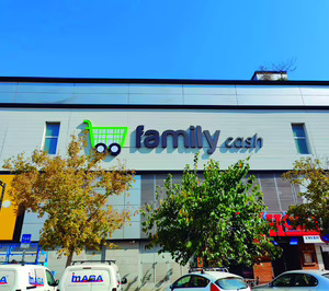 Family Cash ultima la apertura de su primer hipermercado fuera de España