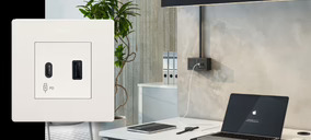 Simon presenta nuevos lanzamientos que integran lo último en tecnología de carga USB