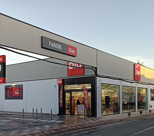 Dia frena en 2024 su sangría de supermercados de la última década